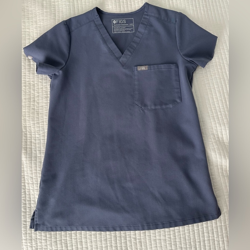 FIGS Catarina Scrub Top